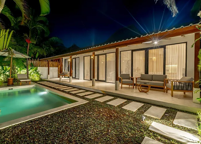 Udara By Evdekimi - Spacious 4br Pool With Lush Garden At Artistic Center Of Villa