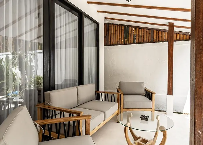 Udara By Evdekimi - Spacious 4br Pool With Lush Garden At Artistic Center Of Ubud