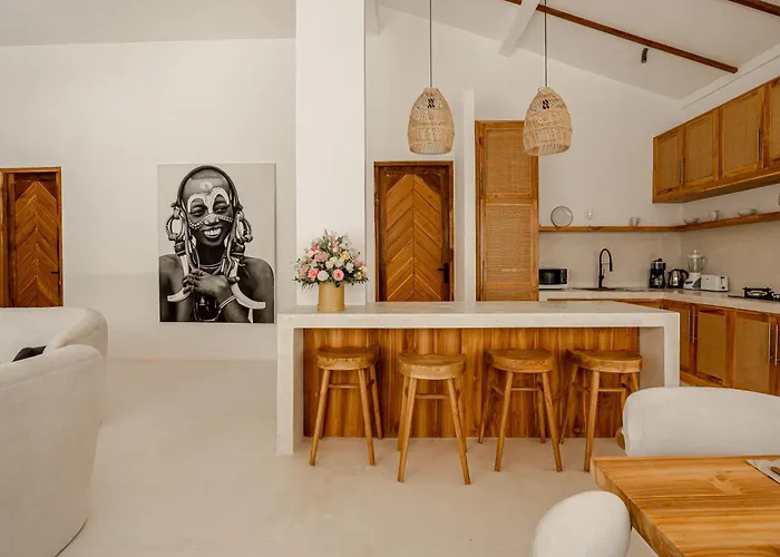Udara By Evdekimi - Spacious 4br Pool With Lush Garden At Artistic Center Of Villa Ubud