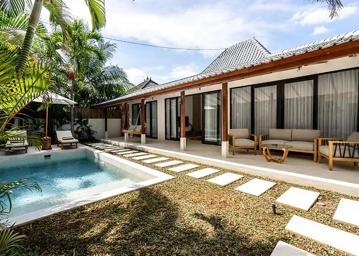 Udara By Evdekimi - Spacious 4br Pool With Lush Garden At Artistic Center Of Villa *