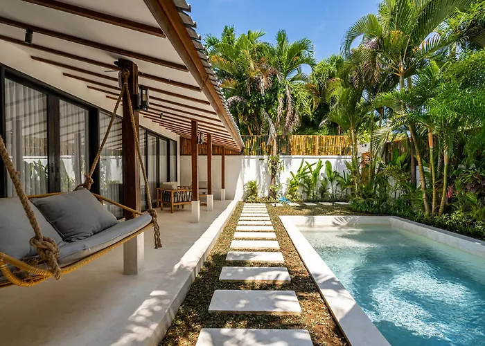 Villa Udara By Evdekimi - Spacious 4br Pool With Lush Garden At Artistic Center Of *